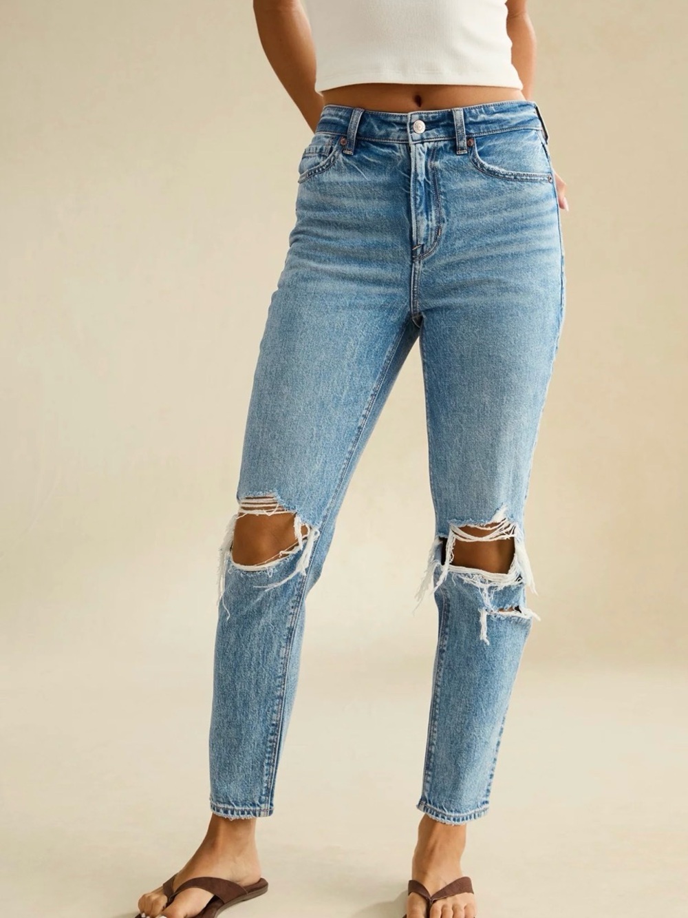 AE American Eagle High-Rise Distressed Mom Jeans Size 4 Regular